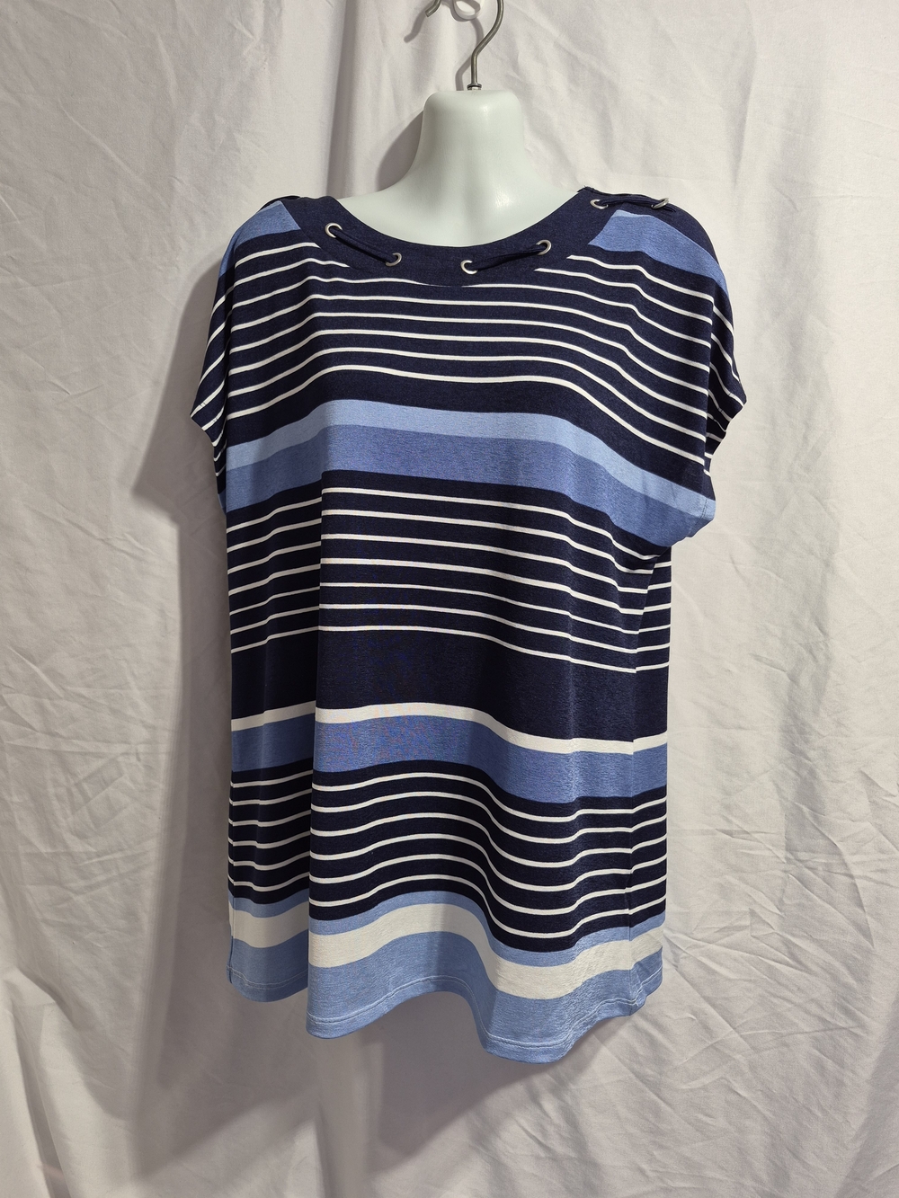 Striped Boatneck Short Sleeve Top in Navy and Light Blue, Size Large